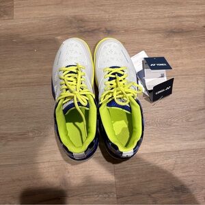 Yonex women badminton shoes like new